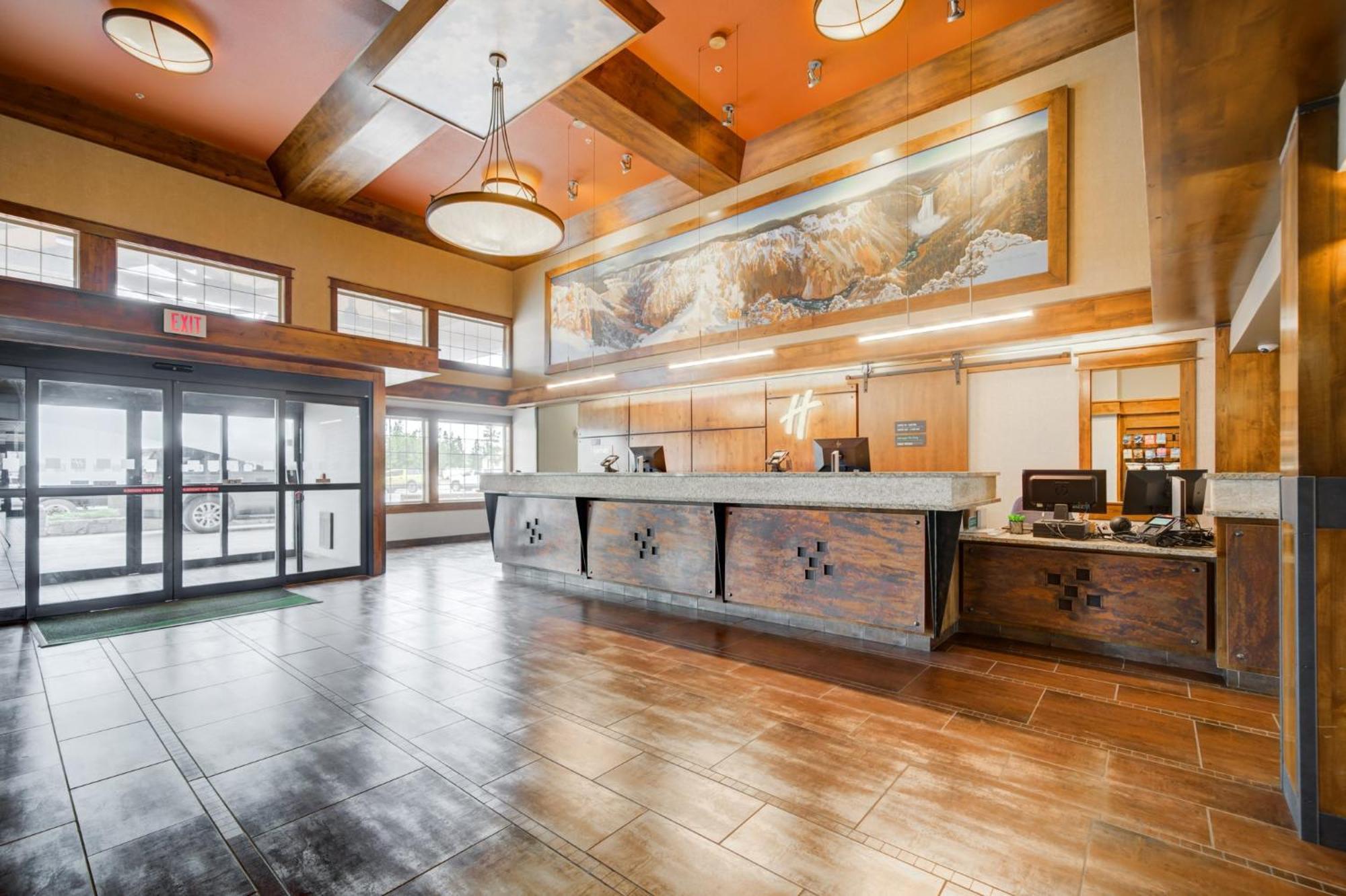 By Ihg Hotel West Yellowstone
